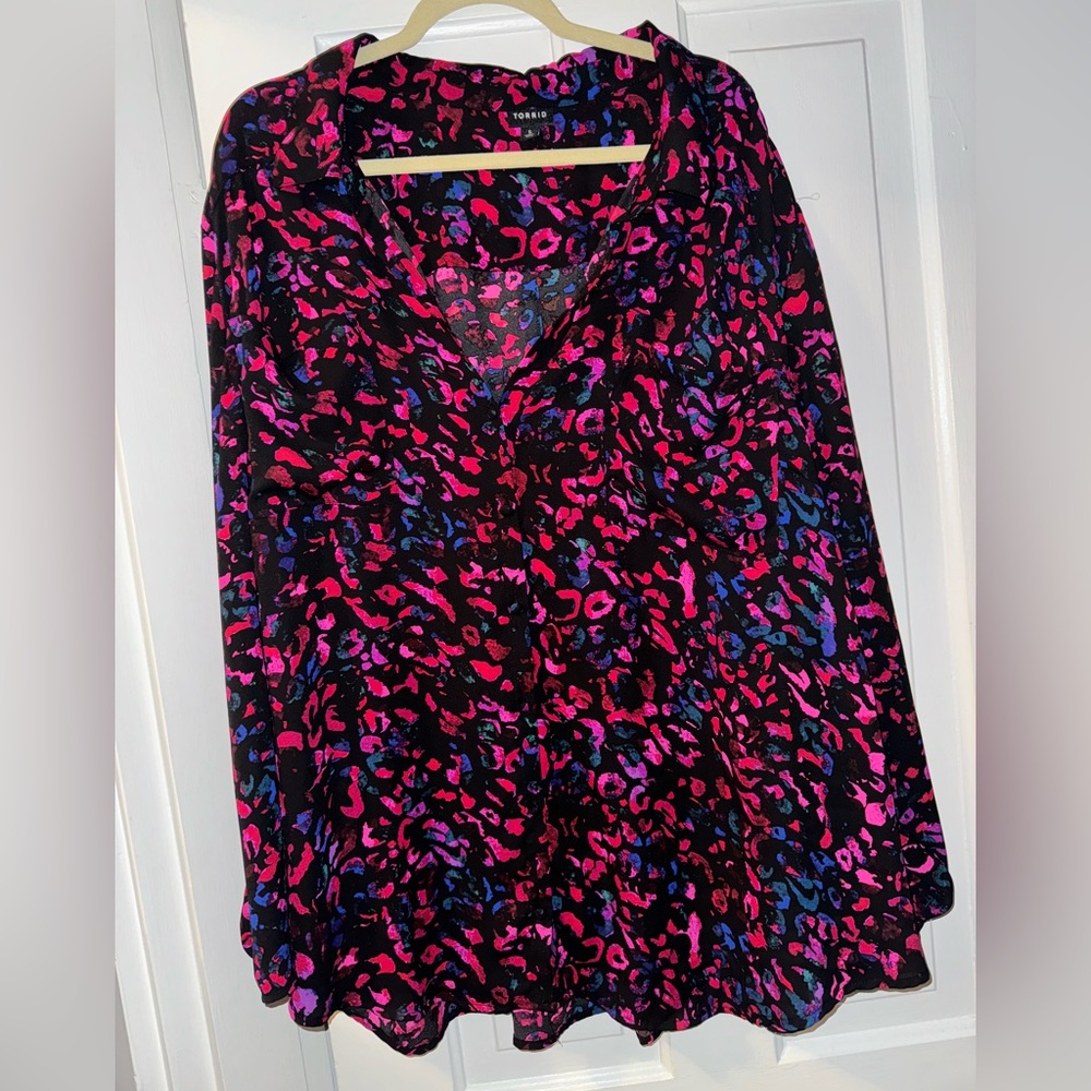 Torrid button up blouse